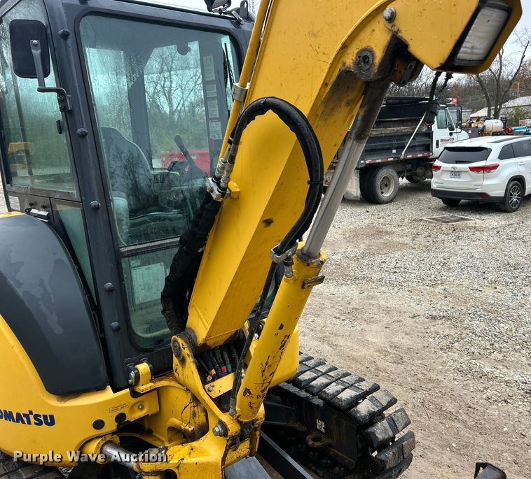 image for item ET6711 2020 Komatsu PC35MR-5 mini excavator