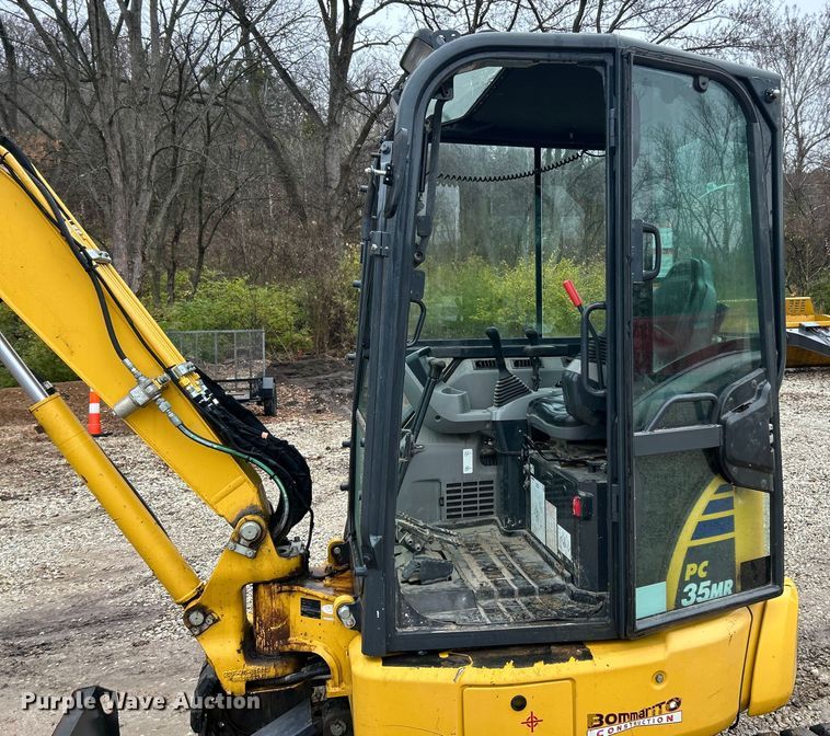 image for item ET6711 2020 Komatsu PC35MR-5 mini excavator