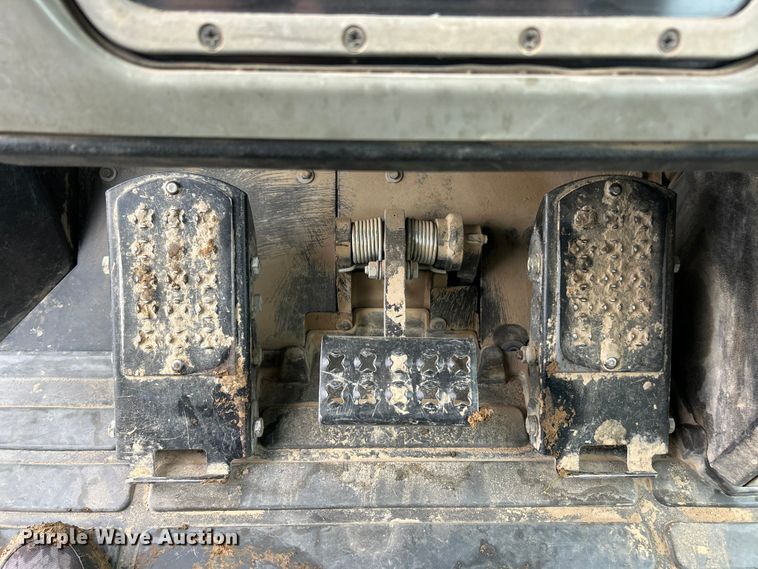 image for item ET6715 2015 Caterpillar 953D track loader