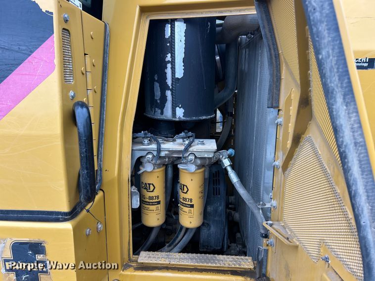 image for item ET6715 2015 Caterpillar 953D track loader