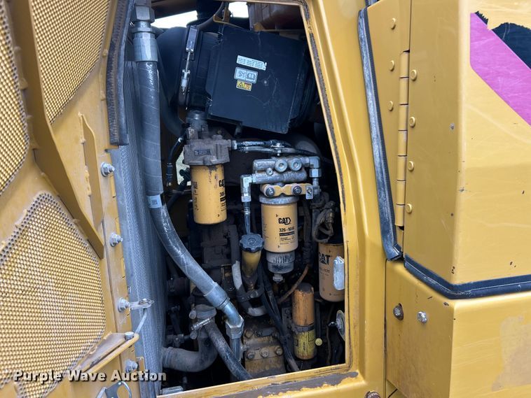 image for item ET6715 2015 Caterpillar 953D track loader