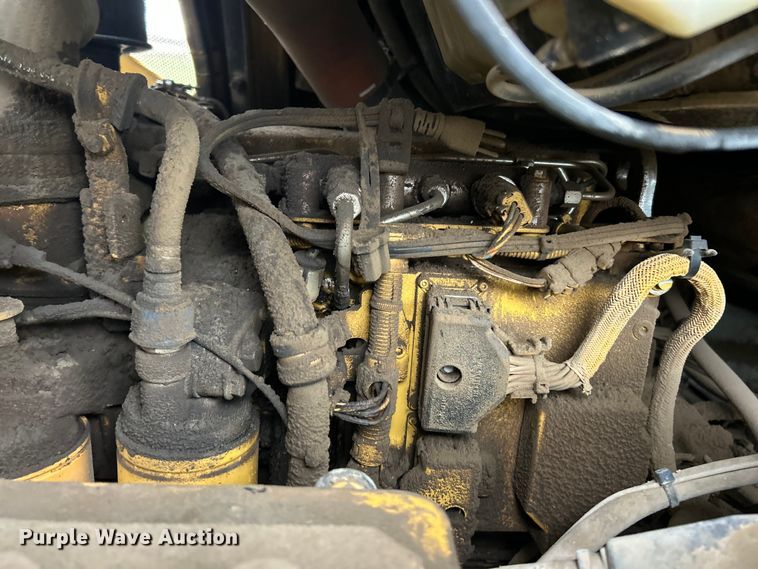 image for item ET6715 2015 Caterpillar 953D track loader