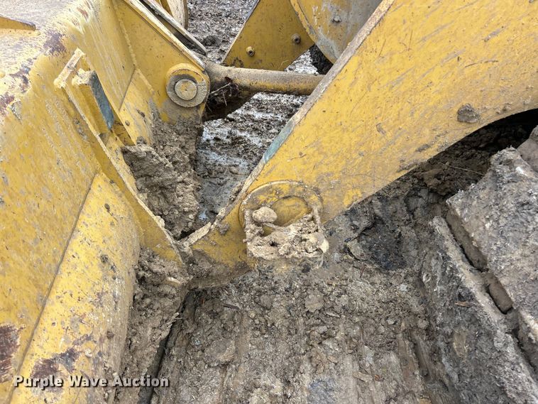 image for item ET6716 2015 Caterpillar 953D track loader