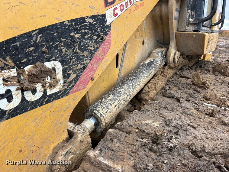 image for item ET6716 2015 Caterpillar 953D track loader