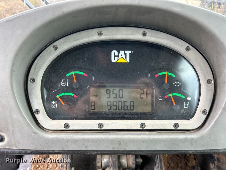 image for item ET6716 2015 Caterpillar 953D track loader