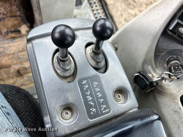 image for item ET6716 2015 Caterpillar 953D track loader