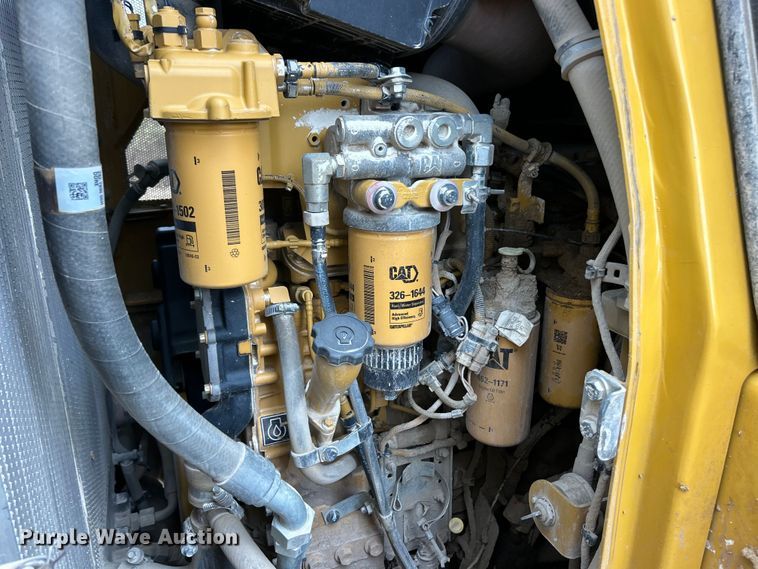 image for item ET6716 2015 Caterpillar 953D track loader