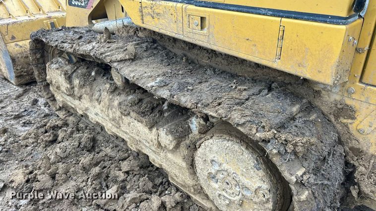 image for item ET6716 2015 Caterpillar 953D track loader