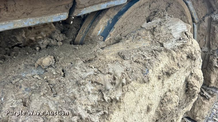 image for item ET6716 2015 Caterpillar 953D track loader