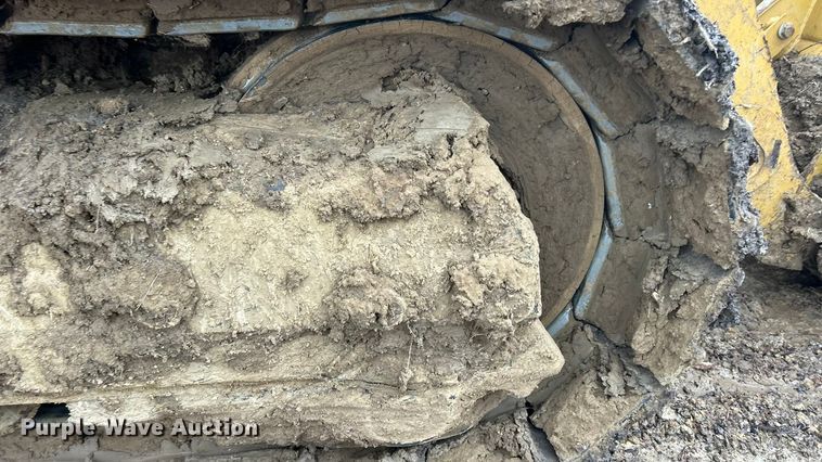 image for item ET6716 2015 Caterpillar 953D track loader