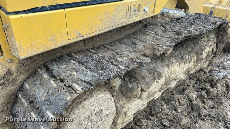 image for item ET6716 2015 Caterpillar 953D track loader