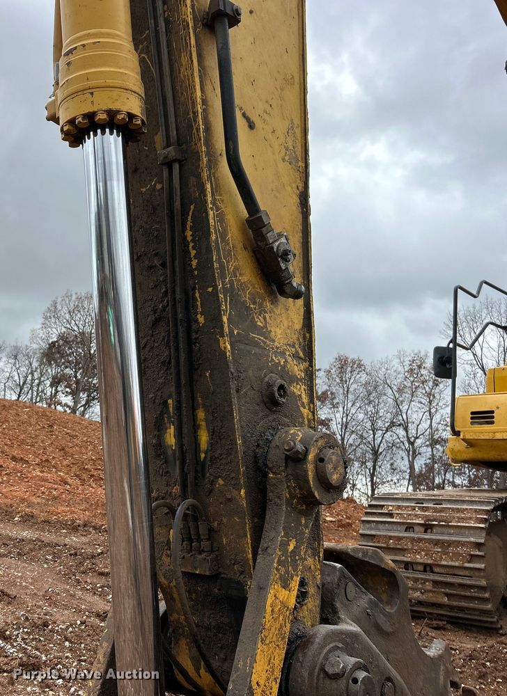 image for item ET6717 2016 Komatsu PC360LC-11 excavator