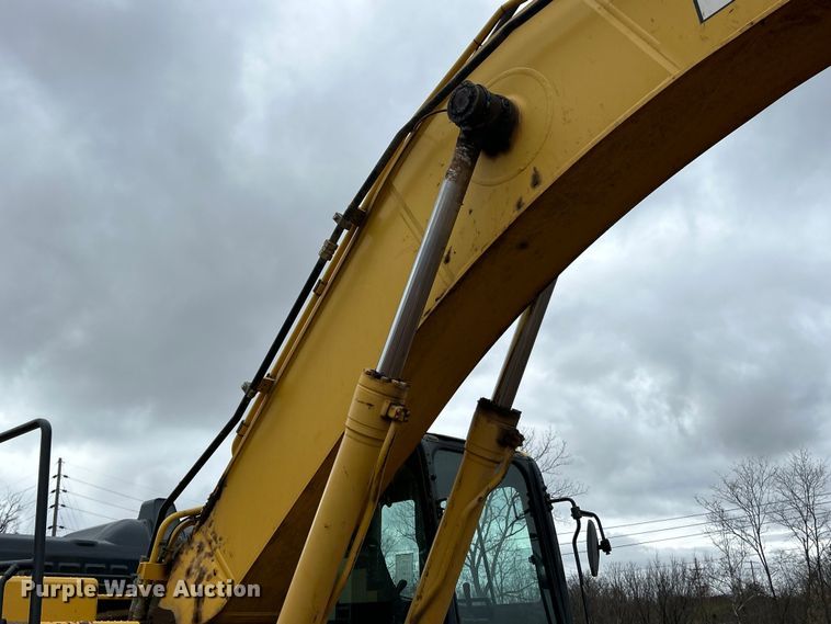 image for item ET6717 2016 Komatsu PC360LC-11 excavator