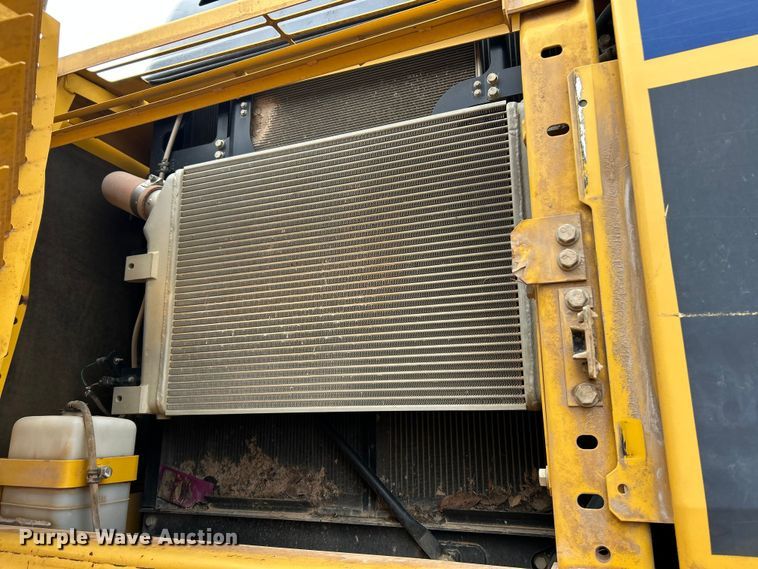 image for item ET6717 2016 Komatsu PC360LC-11 excavator