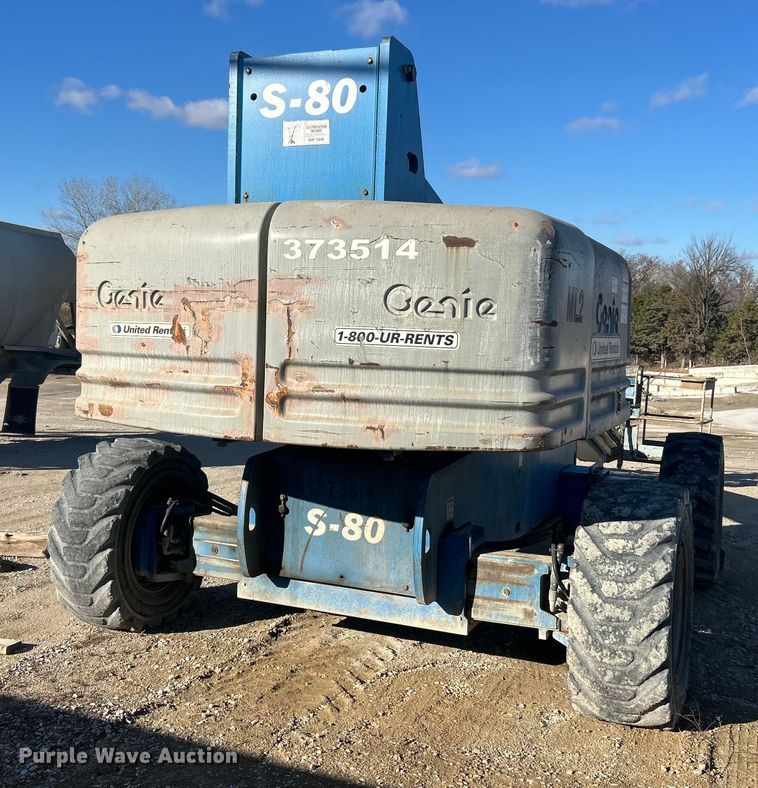 image for item ET6725 2002 Genie S80 boom lift