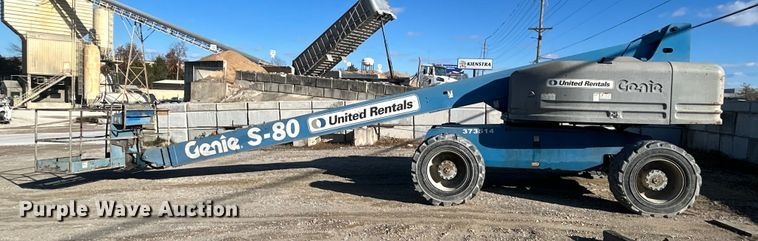 image for item ET6725 2002 Genie S80 boom lift