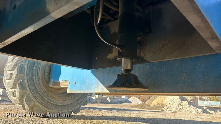 image for item ET6725 2002 Genie S80 boom lift