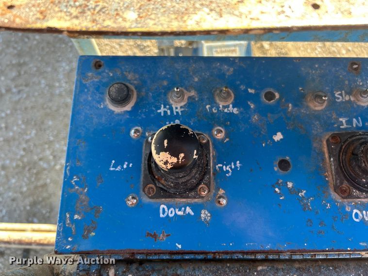 image for item ET6725 2002 Genie S80 boom lift