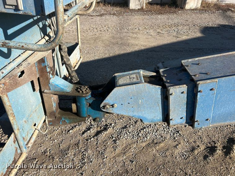 image for item ET6725 2002 Genie S80 boom lift