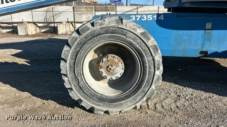 image for item ET6725 2002 Genie S80 boom lift