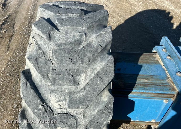 image for item ET6725 2002 Genie S80 boom lift