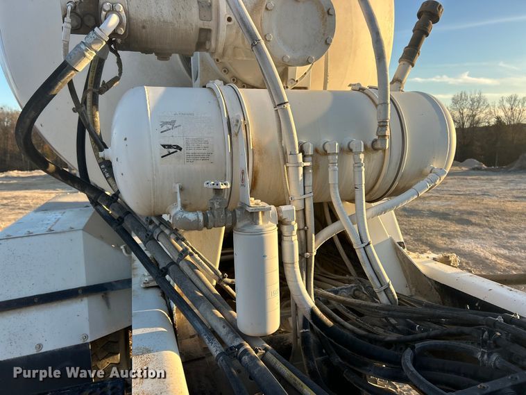 image for item ET6726 2007 Sterling L-Line ready mix truck