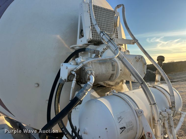 image for item ET6726 2007 Sterling L-Line ready mix truck