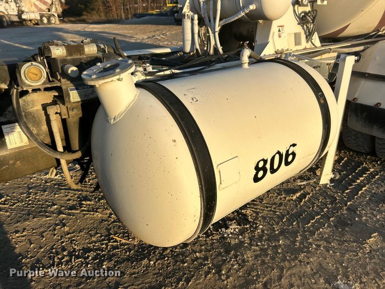 image for item ET6726 2007 Sterling L-Line ready mix truck