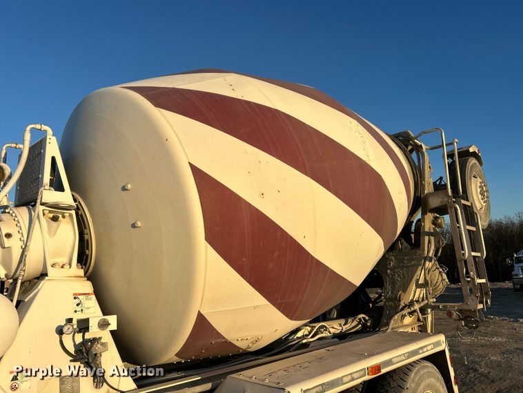 image for item ET6726 2007 Sterling L-Line ready mix truck