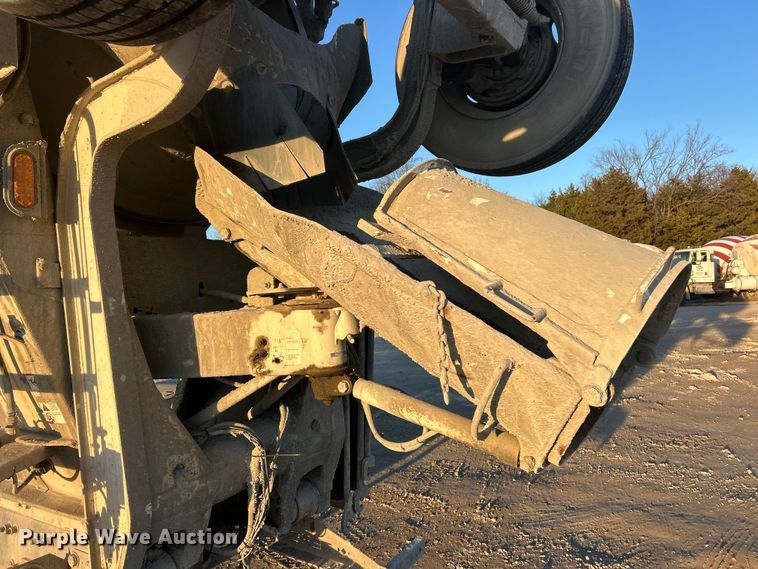 image for item ET6726 2007 Sterling L-Line ready mix truck