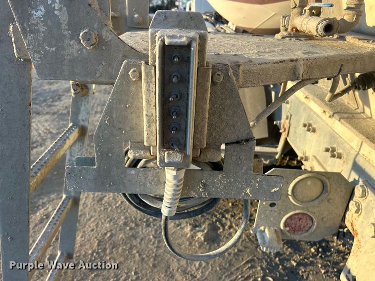 image for item ET6726 2007 Sterling L-Line ready mix truck