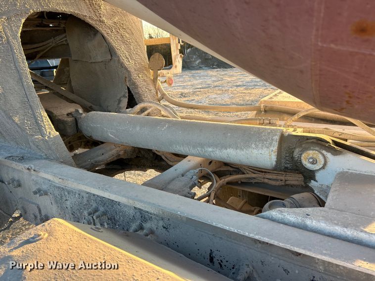 image for item ET6726 2007 Sterling L-Line ready mix truck