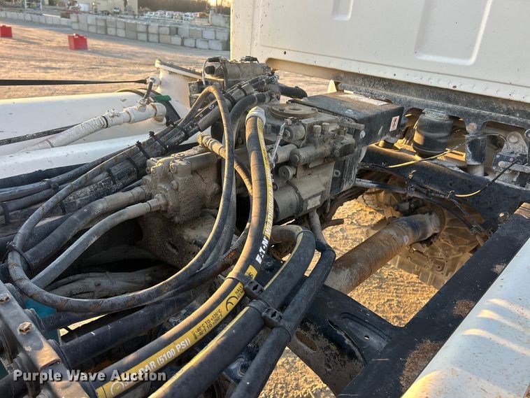 image for item ET6726 2007 Sterling L-Line ready mix truck