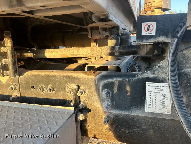 image for item ET6726 2007 Sterling L-Line ready mix truck