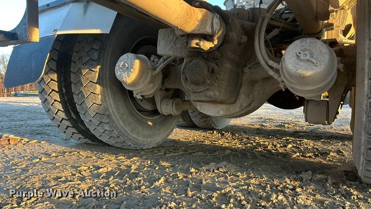 image for item ET6726 2007 Sterling L-Line ready mix truck