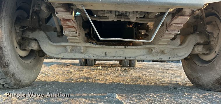 image for item ET6726 2007 Sterling L-Line ready mix truck