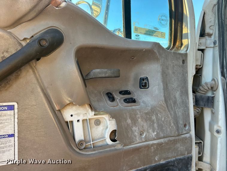 image for item ET6726 2007 Sterling L-Line ready mix truck