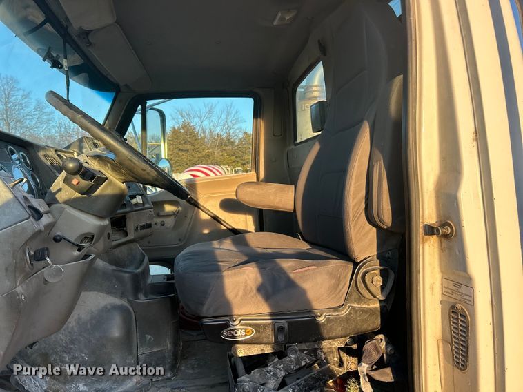 image for item ET6726 2007 Sterling L-Line ready mix truck