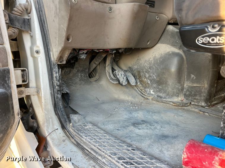 image for item ET6726 2007 Sterling L-Line ready mix truck