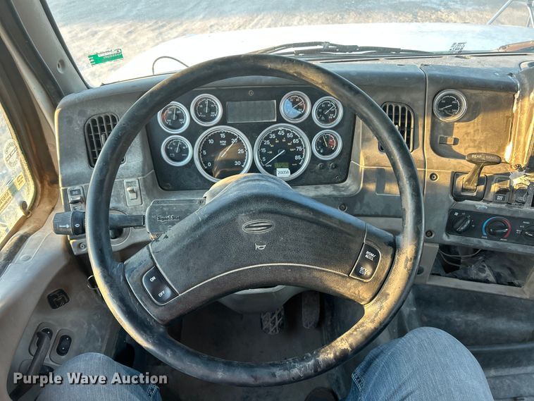 image for item ET6726 2007 Sterling L-Line ready mix truck