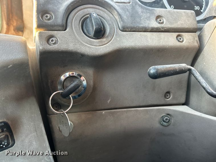 image for item ET6726 2007 Sterling L-Line ready mix truck