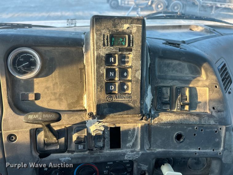 image for item ET6726 2007 Sterling L-Line ready mix truck