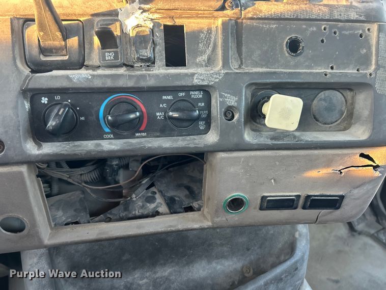 image for item ET6726 2007 Sterling L-Line ready mix truck