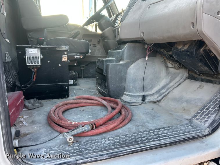 image for item ET6726 2007 Sterling L-Line ready mix truck