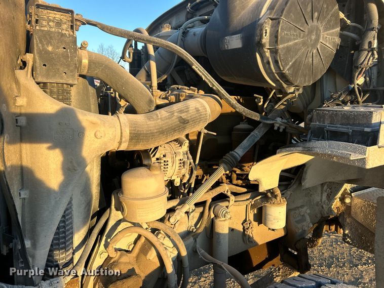 image for item ET6726 2007 Sterling L-Line ready mix truck