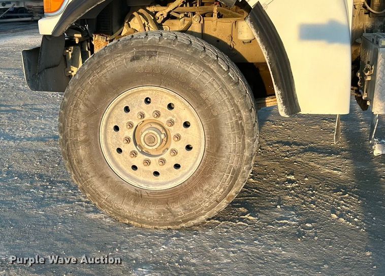 image for item ET6726 2007 Sterling L-Line ready mix truck