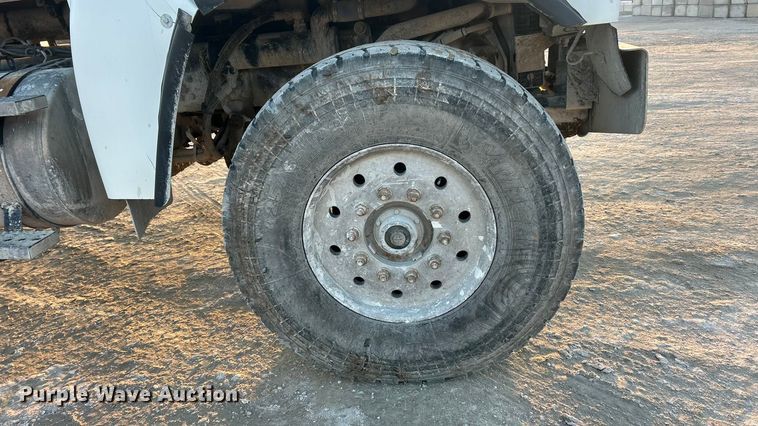 image for item ET6726 2007 Sterling L-Line ready mix truck