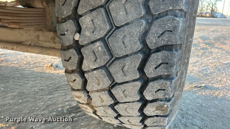 image for item ET6726 2007 Sterling L-Line ready mix truck