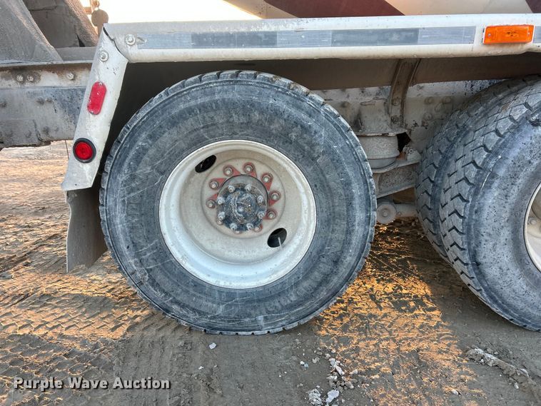 image for item ET6726 2007 Sterling L-Line ready mix truck