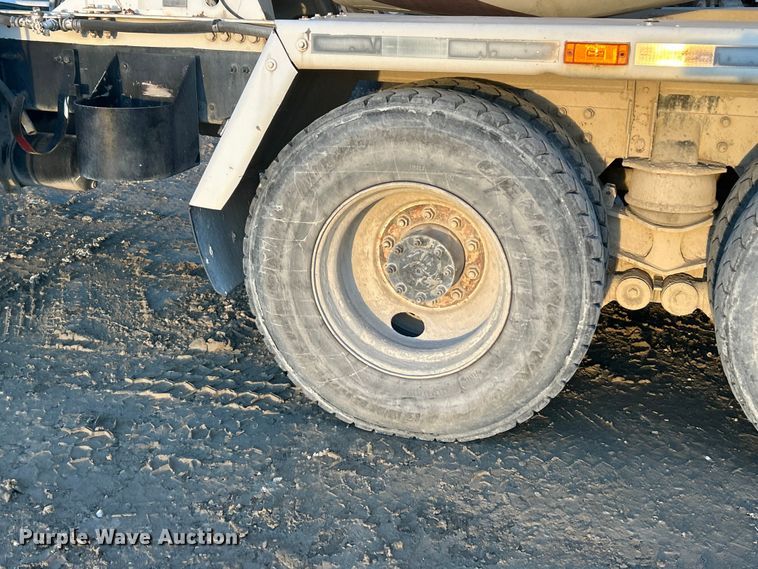 image for item ET6726 2007 Sterling L-Line ready mix truck